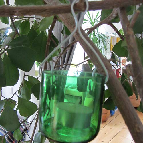 I was a bottle: Glas-Flaschen - Lampen und Leuchten, Laternen, Gläser, Vasen und Schalen aus Glas, Laternen: kleine grüne Hänge- Laterne