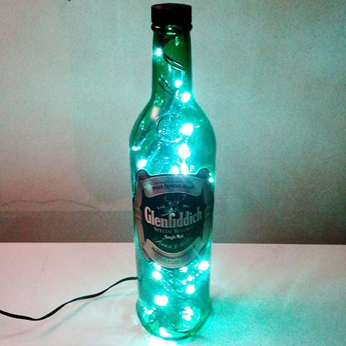 I was a bottle: Glas-Flaschen - Lampen und Leuchten, Laternen, Gläser, Vasen und Schalen aus Glas, Led- Flaschenlampen: Glennfiddich Ledflaschenlampe mit türkisem Licht