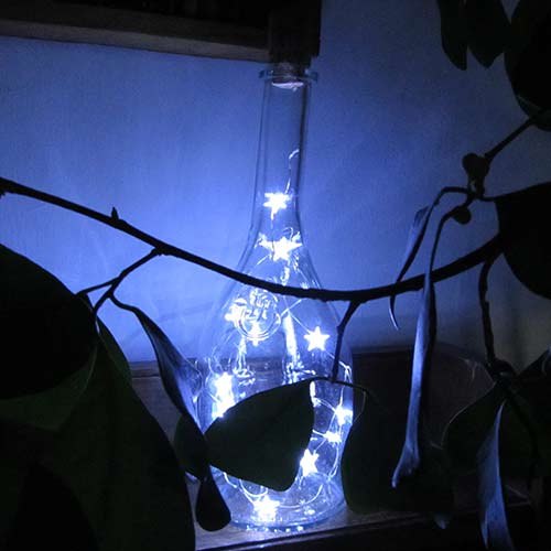 I was a bottle: Glas-Flaschen - Lampen und Leuchten, Laternen, Gläser, Vasen und Schalen aus Glas, Led- Flaschenlampen: Flaschenlampe Stars, Flasche mit blauen Led-Sternen