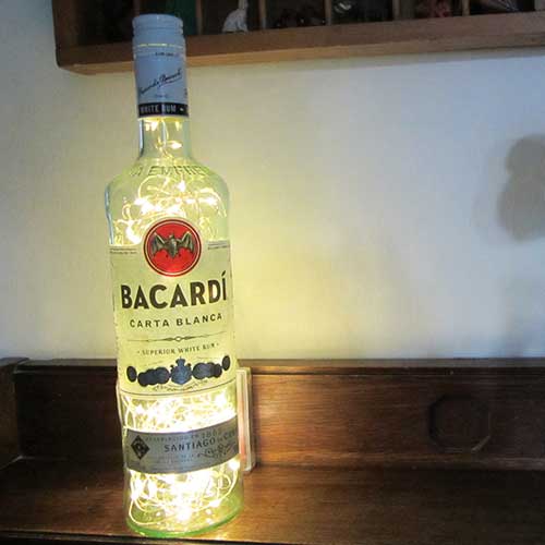 I was a bottle: Glas-Flaschen - Lampen und Leuchten, Laternen, Gläser, Led-Flaschenlampen: Bacardi Flaschenlampe medium mit golgelben Ledlicht