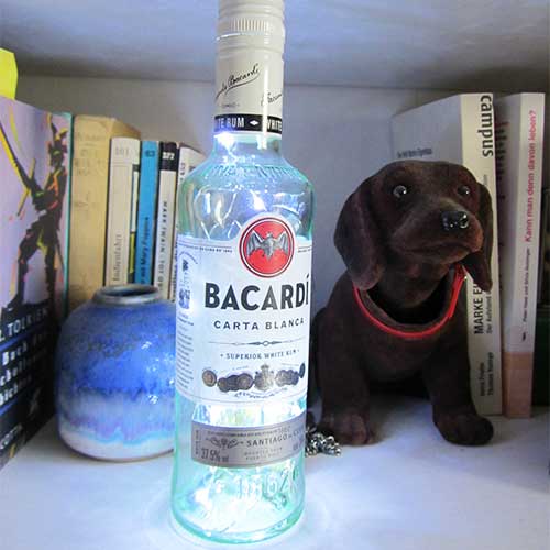 I was a bottle: Glas-Flaschen - Lampen und Leuchten, Laternen, Gläser, Led-Flaschenlampen: kleine Bacardi-Flaschenlampe mit blauweissen Leds