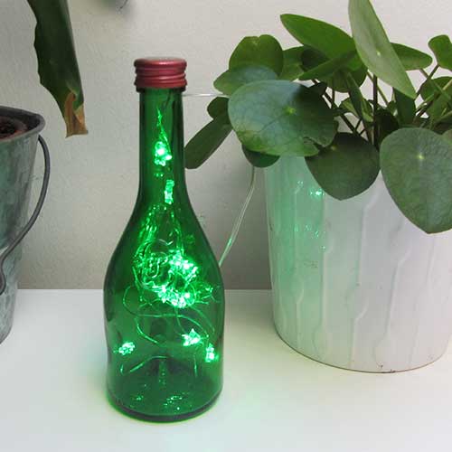 I was a bottle: Glas-Flaschen - Lampen und Leuchten, Laternen, Gläser, Led-Flaschenlampen: kleine güne Chenet-Flasche mit grünen Tannenbaum-Leds