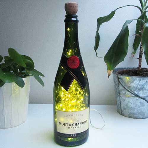 I was a bottle: Glas-Flaschen - Lampen und Leuchten, Laternen, Gläser, Led-Flaschenlampen: Moet Chandon Champagner Flaschenlampe mit goldgrünem Licht