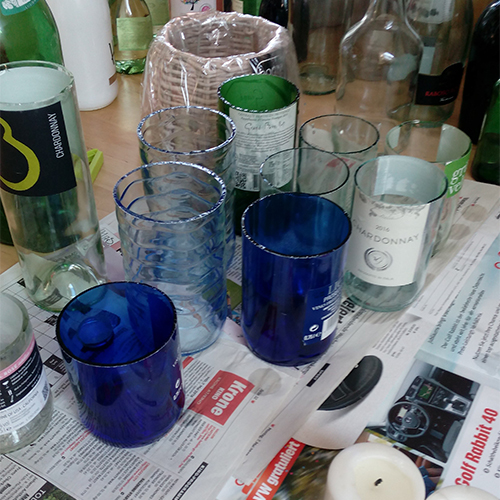 I was a bottle: Glas-Flaschen - Lampen und Leuchten, Laternen, Gläser, Vasen und Schalen aus Glas, über mich und meine Arbeit: Flaschen schneiden