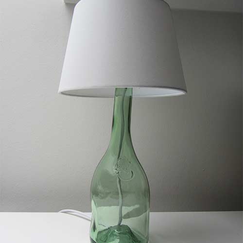 I was a bottle: Glas-Flaschen - Lampen und Leuchten, Laternen, Gläser, Vasen und Schalen aus Glas: Tischleuchte Chenet Flasche grün mit weißem Schirm