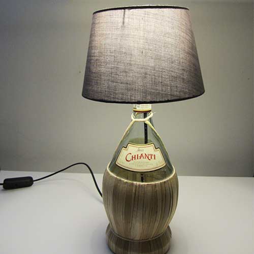 I was a bottle: Glas-Flaschen - Lampen und Leuchten, Laternen, Gläser, Vasen und Schalen aus Glas, Tischleuchten: Tichleuchte Chianti, alte Chiantiflasche mit grauem Lampenschirm