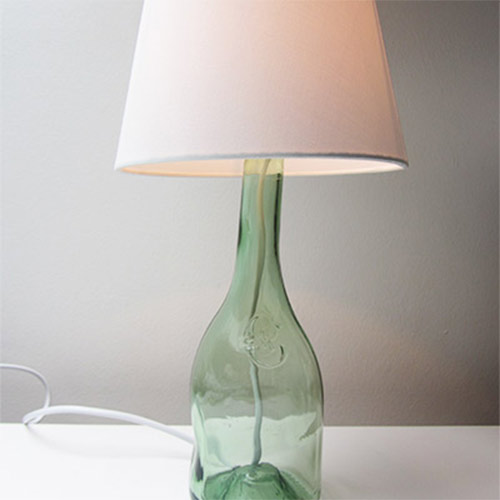 I was a bottle: Glas-Flaschen - Lampen und Leuchten, Laternen, Gläser, Vasen und Schalen aus Glas, Tisch- und Stehleuchten: Stehleuchte Chenet White mit weißem Lampenschirm