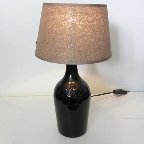I was a bottle: Glas-Flaschen - Lampen und Leuchten, Laternen, Gläser, Vasen und Schalen aus Glas, Tisch- und Stehleuchten: Tischleuchte Big Baileys Lightbrown, große Baileys-Flasche mit braunem Lampenschirm